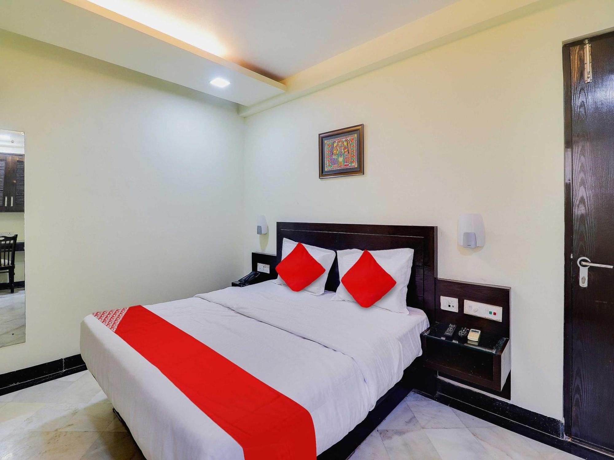 Oyo Flagship Hotel Rudra Palace Агра Экстерьер фото