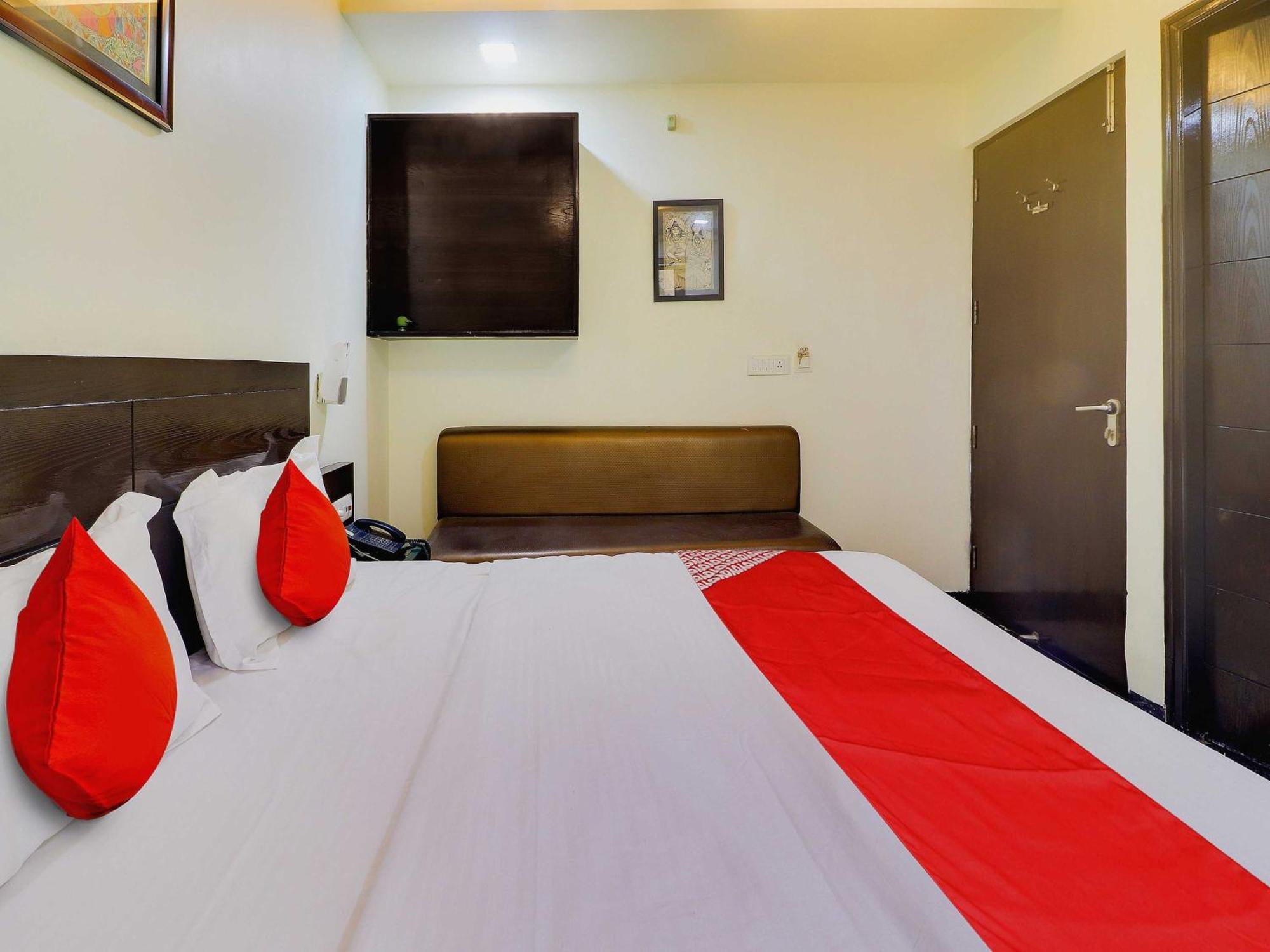 Oyo Flagship Hotel Rudra Palace Агра Экстерьер фото