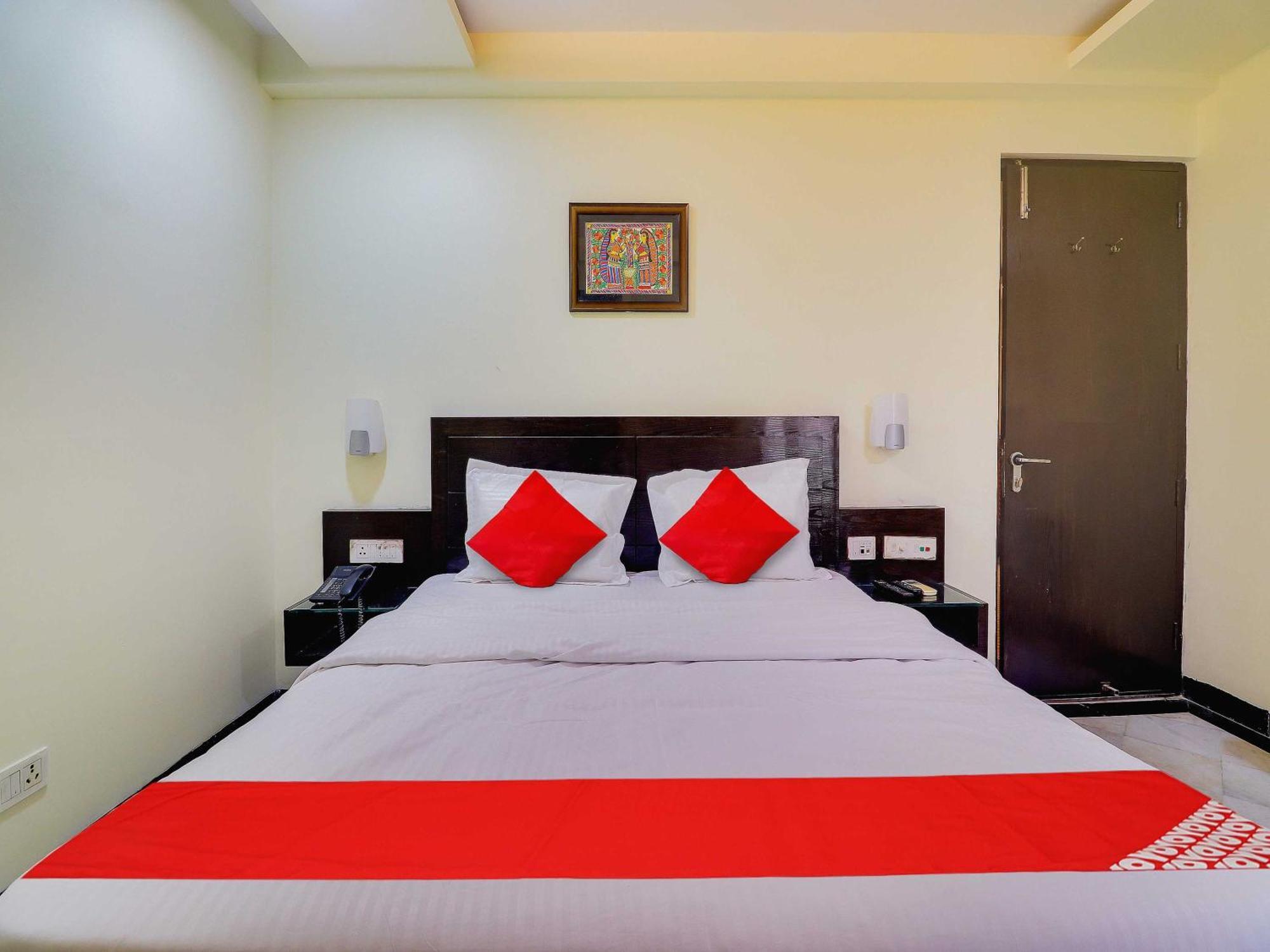 Oyo Flagship Hotel Rudra Palace Агра Экстерьер фото