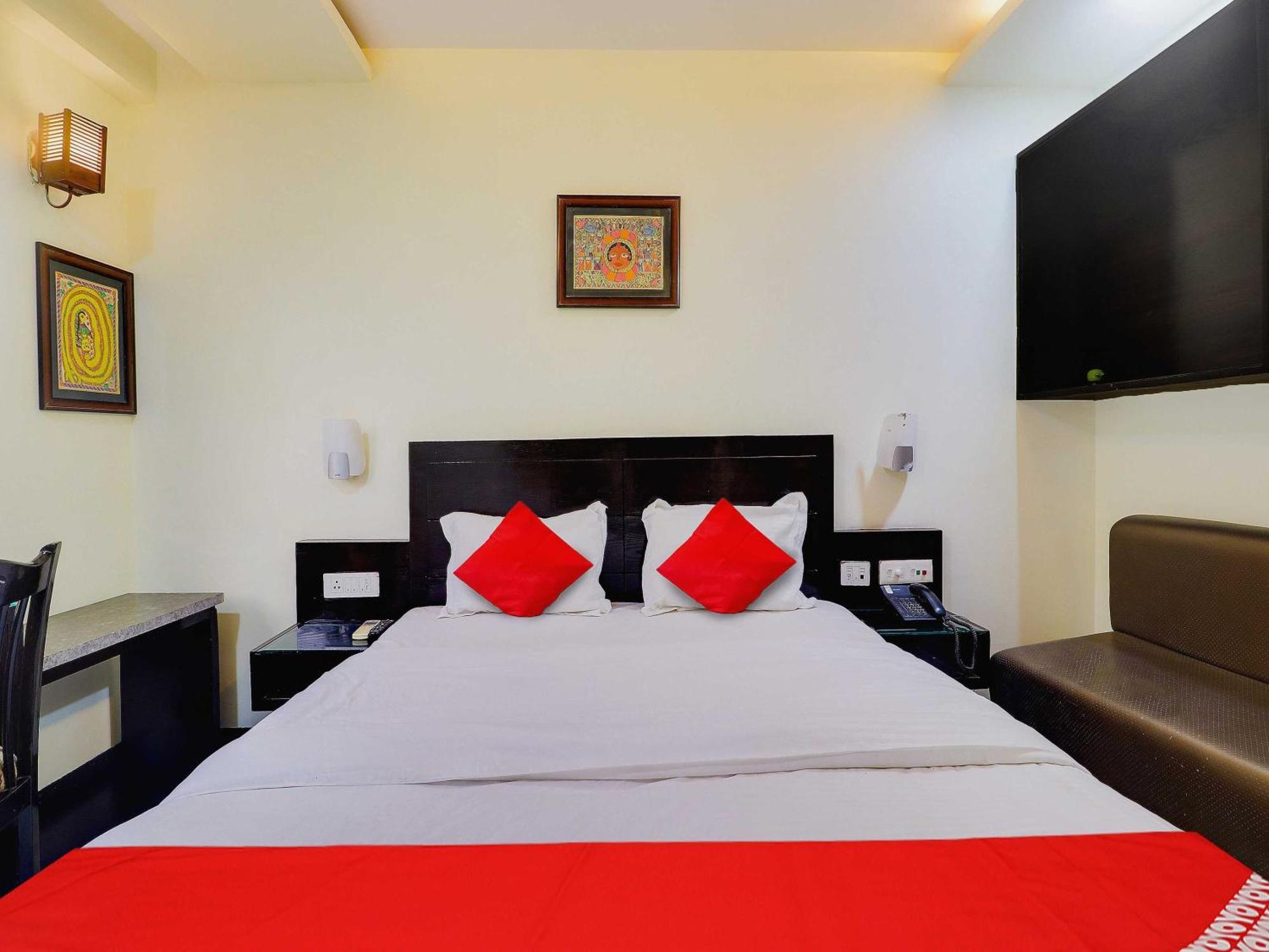 Oyo Flagship Hotel Rudra Palace Агра Экстерьер фото