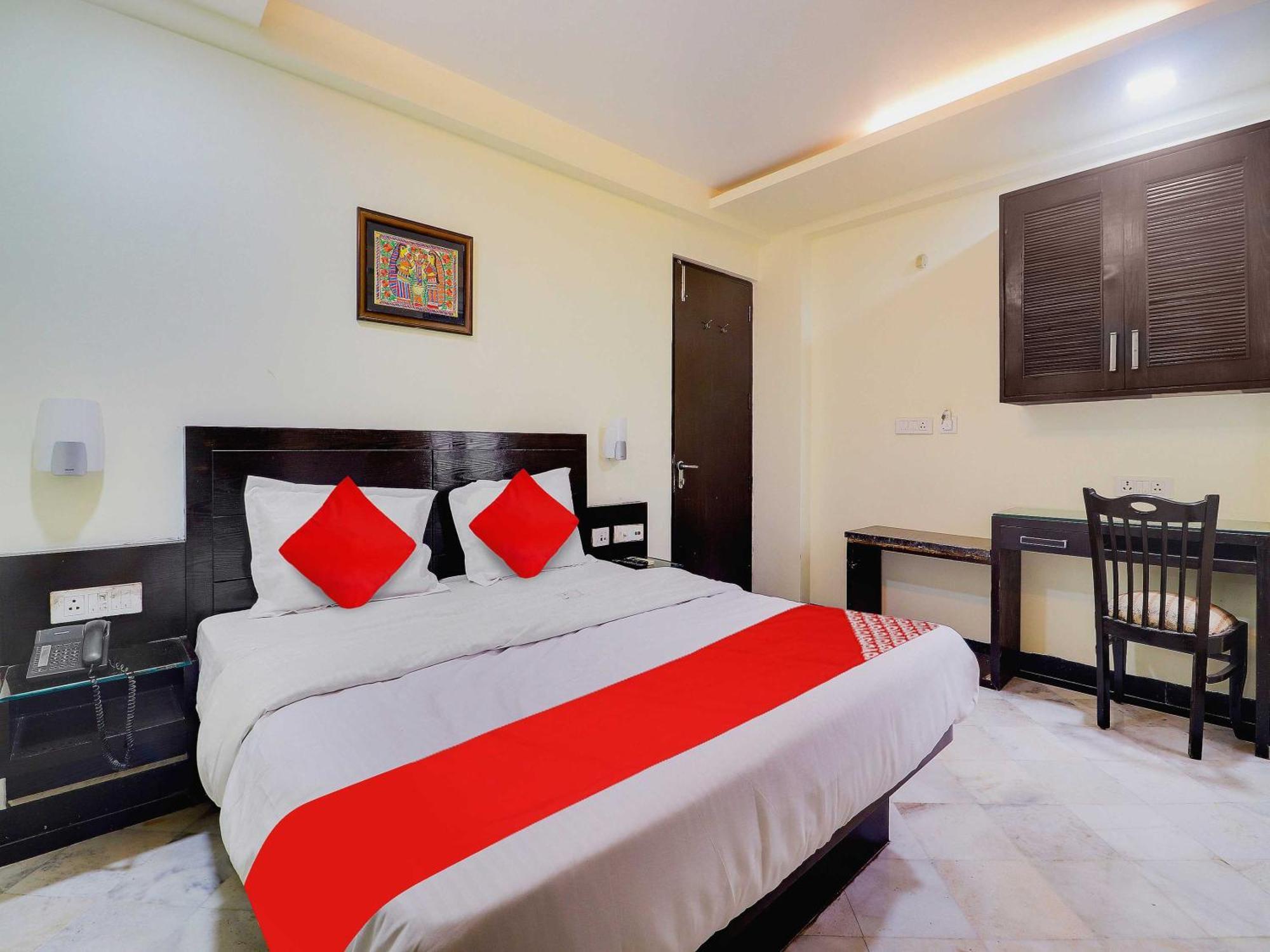 Oyo Flagship Hotel Rudra Palace Агра Экстерьер фото
