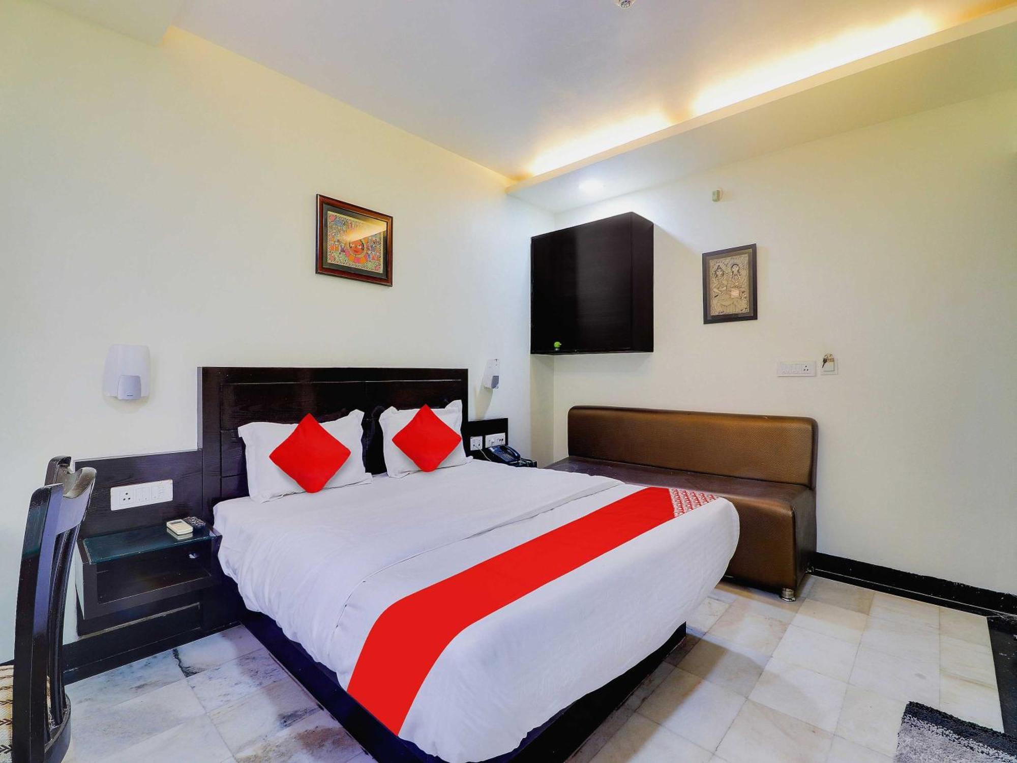 Oyo Flagship Hotel Rudra Palace Агра Экстерьер фото