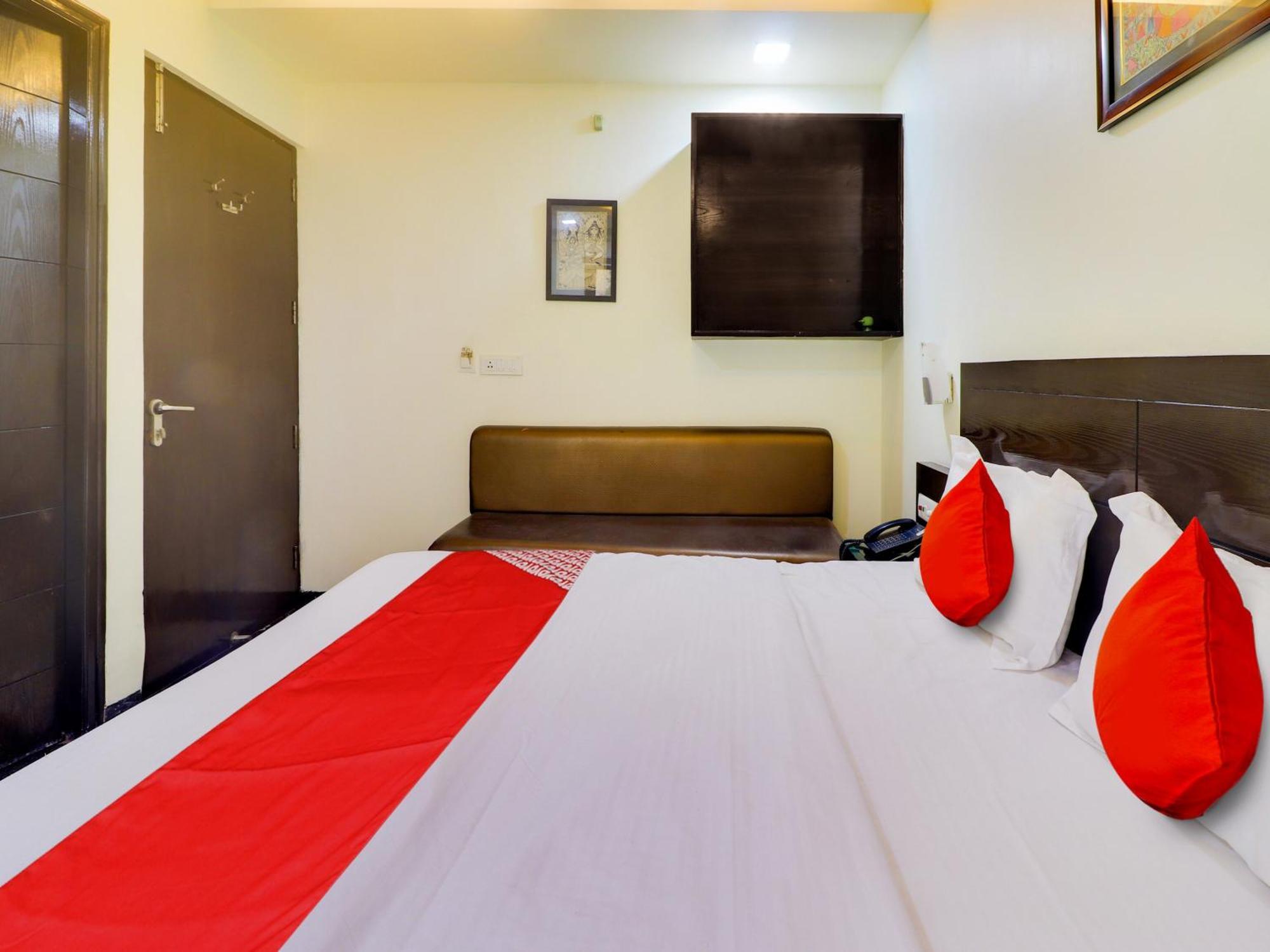 Oyo Flagship Hotel Rudra Palace Агра Экстерьер фото
