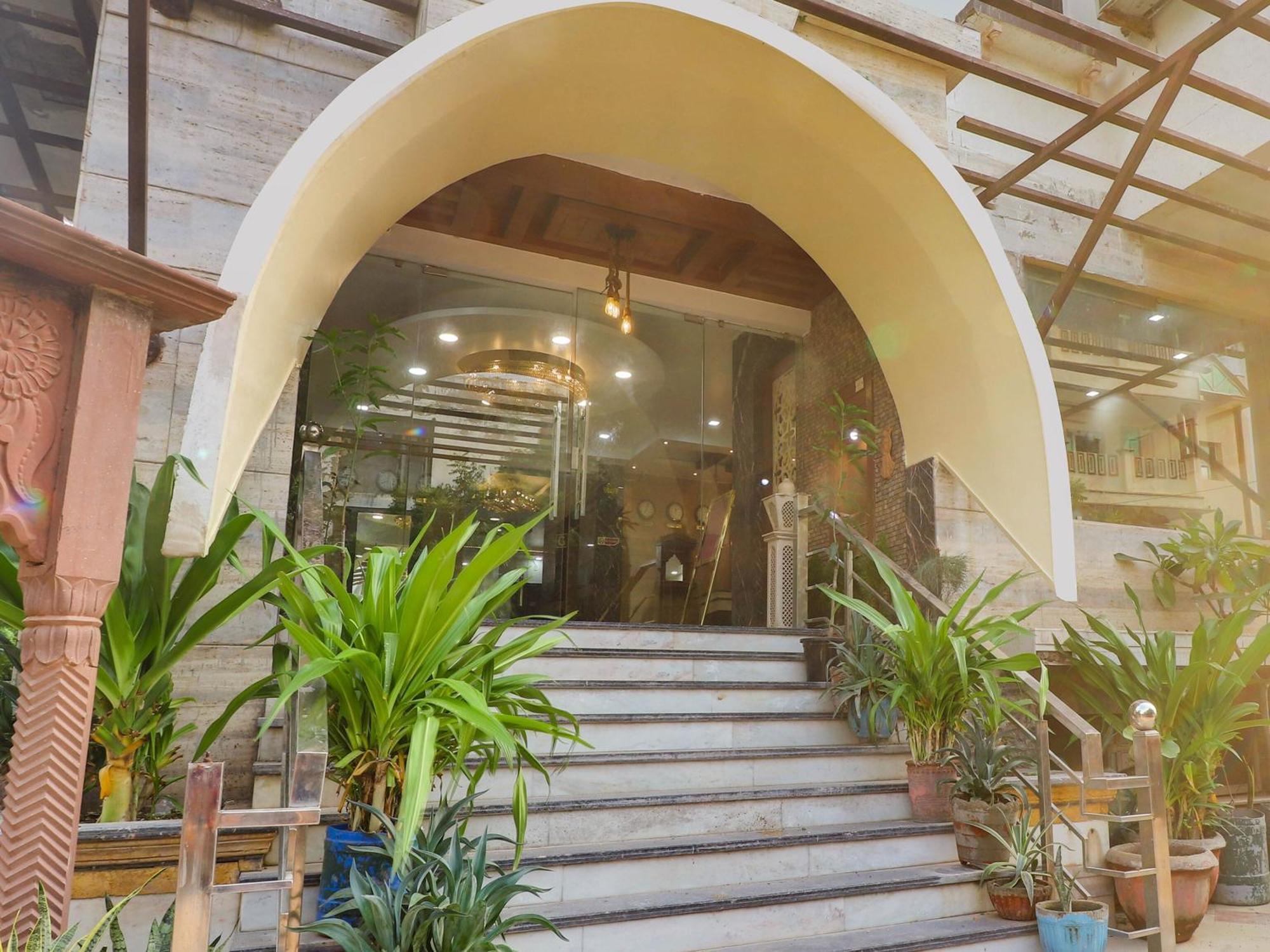 Oyo Flagship Hotel Rudra Palace Агра Экстерьер фото