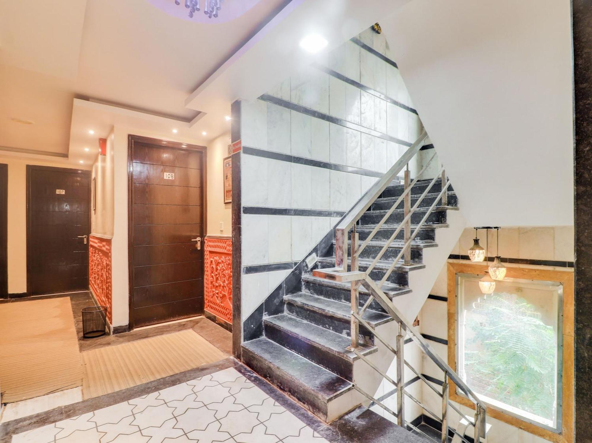 Oyo Flagship Hotel Rudra Palace Агра Экстерьер фото