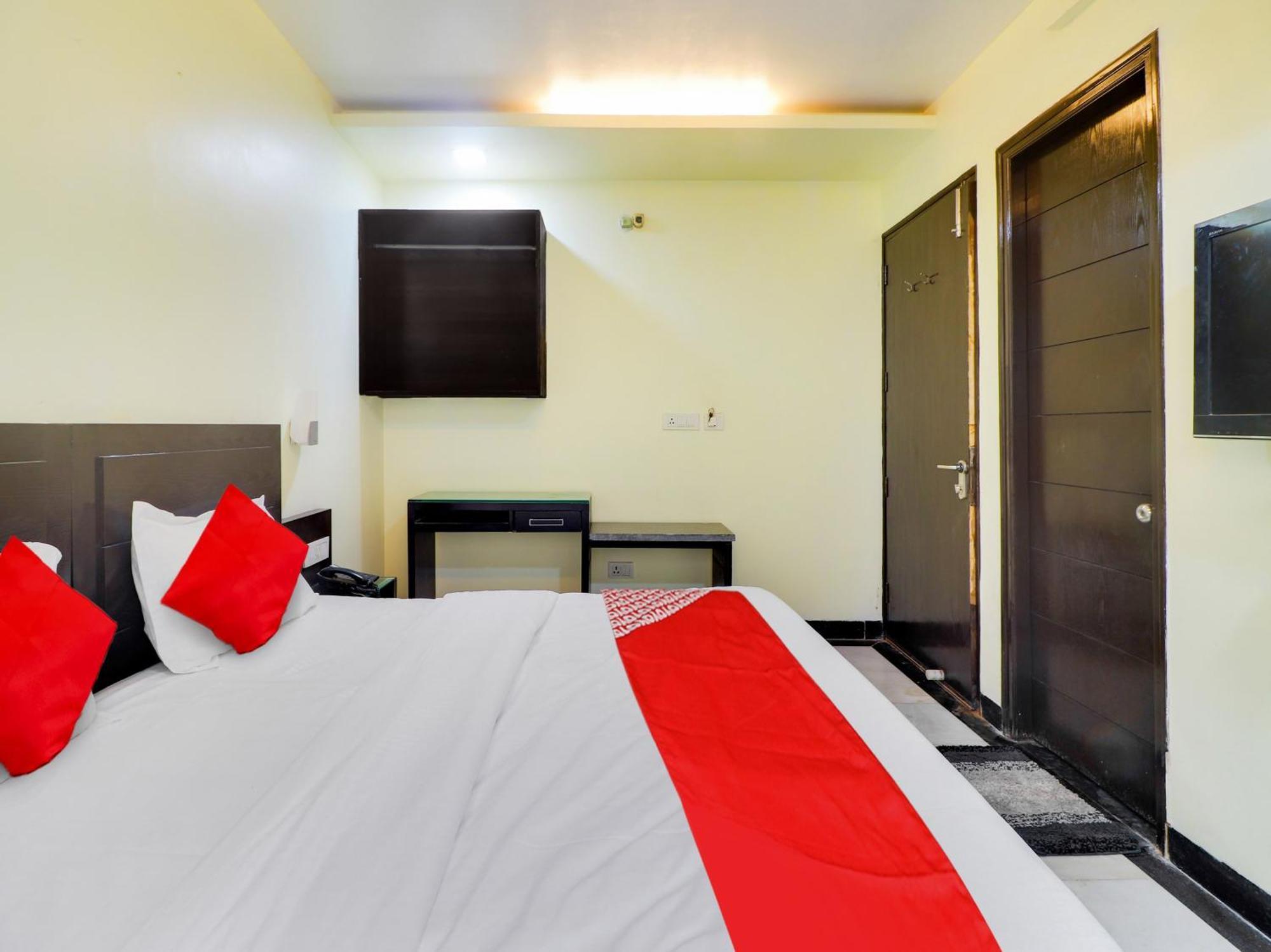 Oyo Flagship Hotel Rudra Palace Агра Экстерьер фото